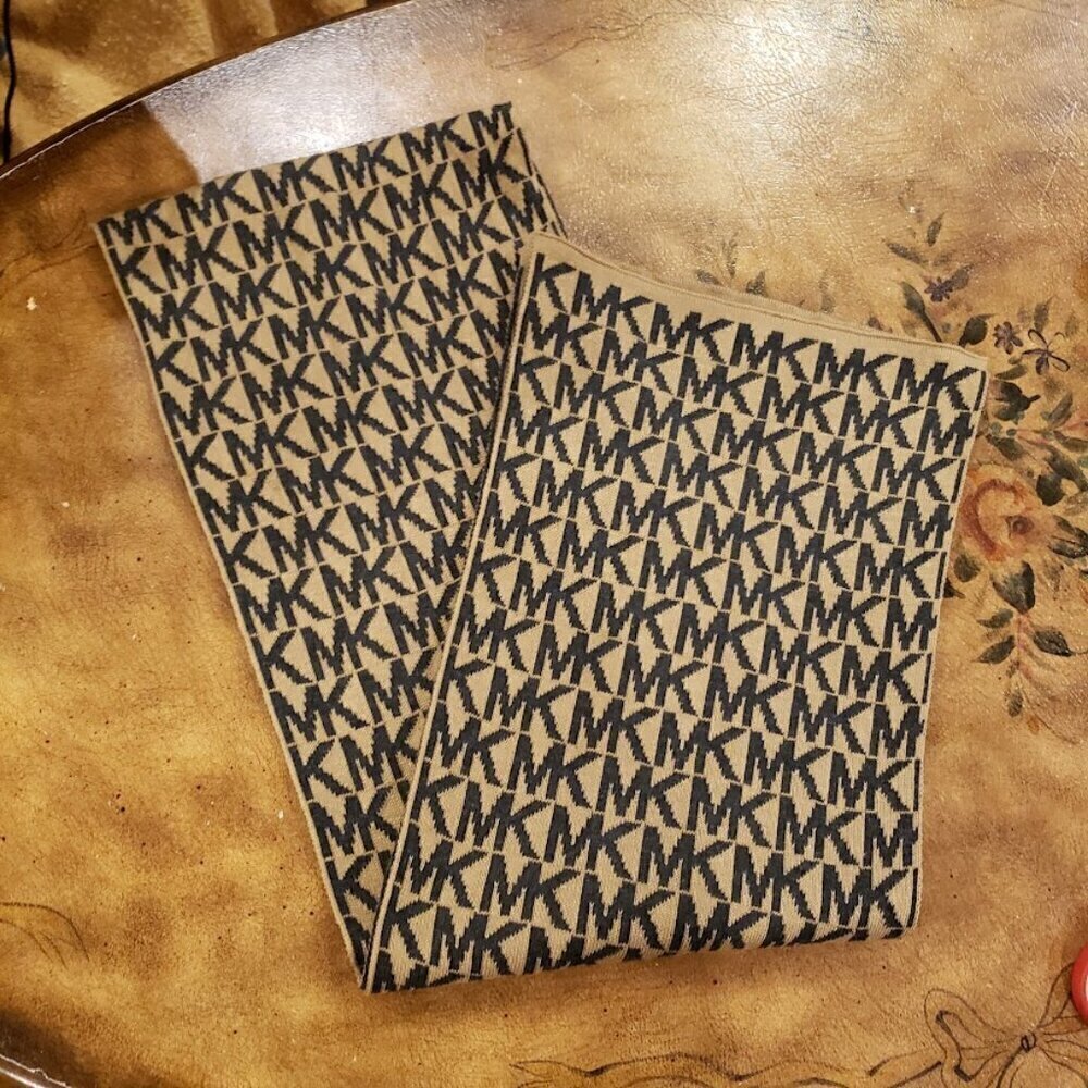 Like NEW Michael Michael Kors MK Monogram Logo Reversible Knit Scarf Brown/Tan